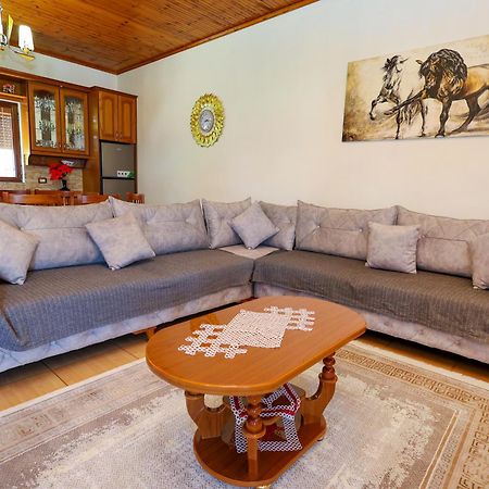 Villa Kevin Берат Экстерьер фото