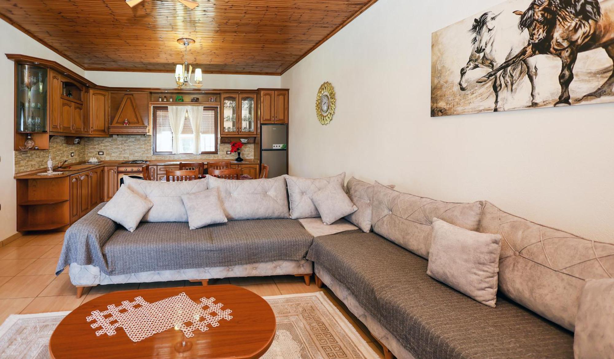Villa Kevin Берат Экстерьер фото