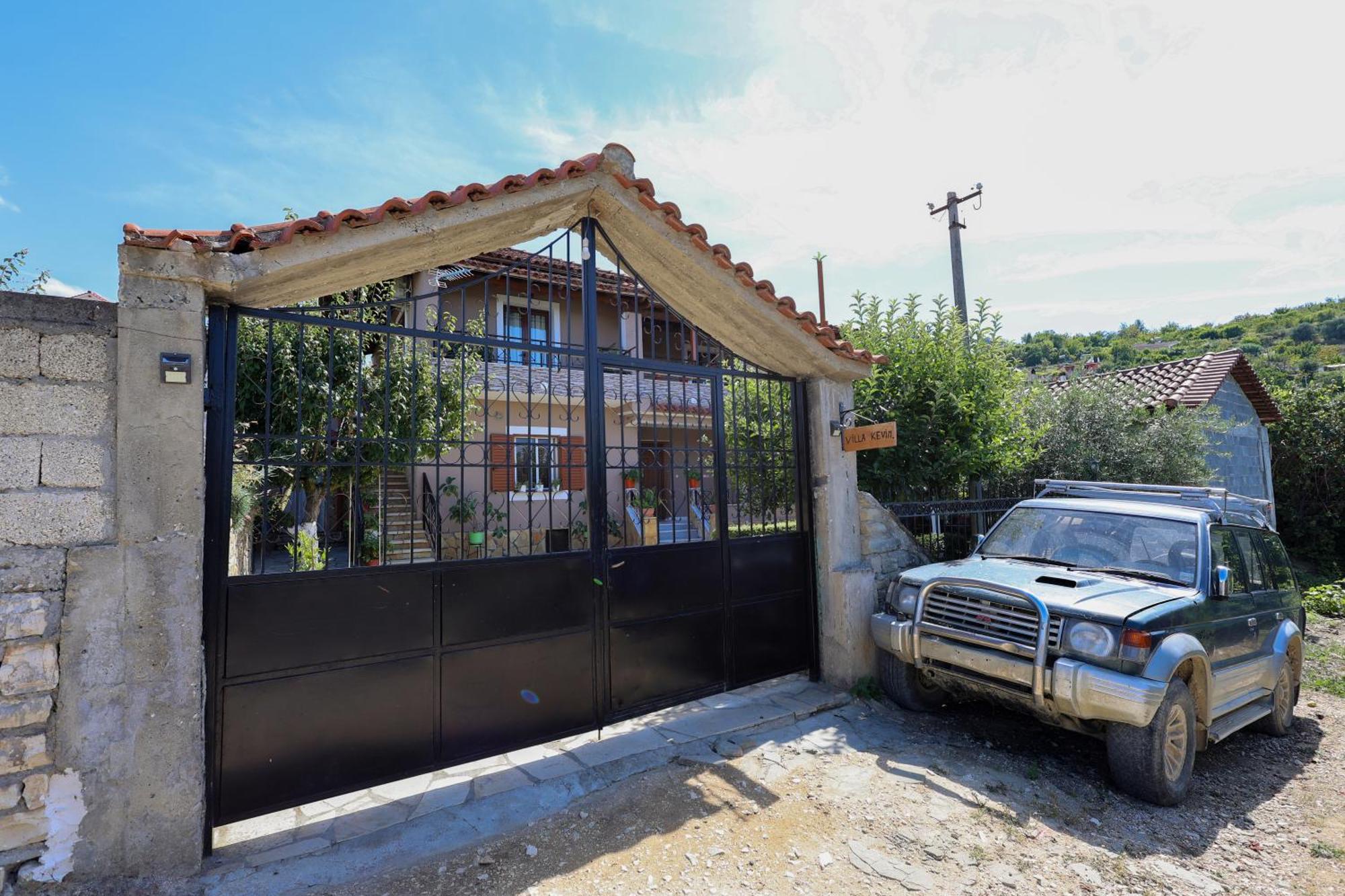 Villa Kevin Берат Экстерьер фото
