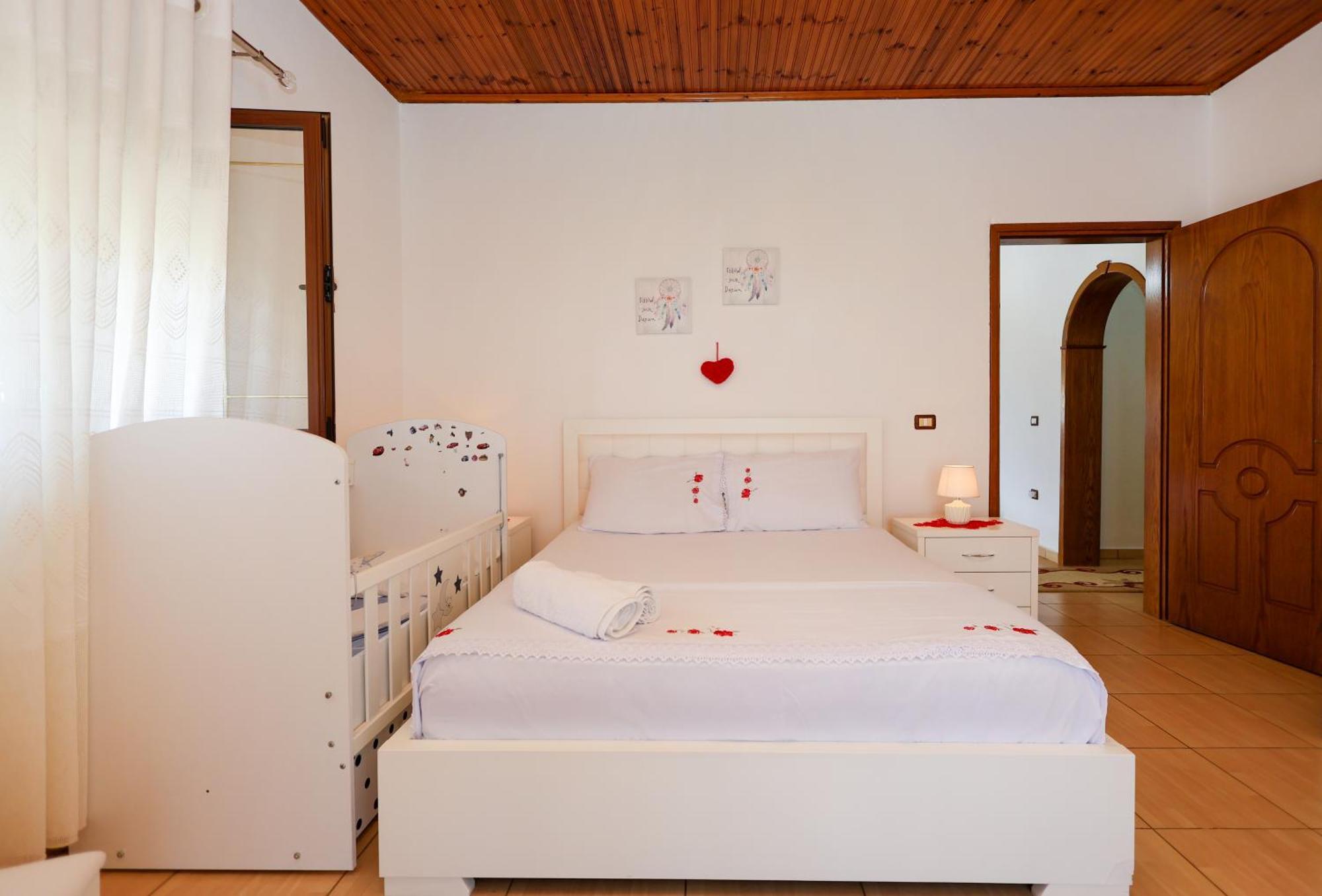 Villa Kevin Берат Экстерьер фото