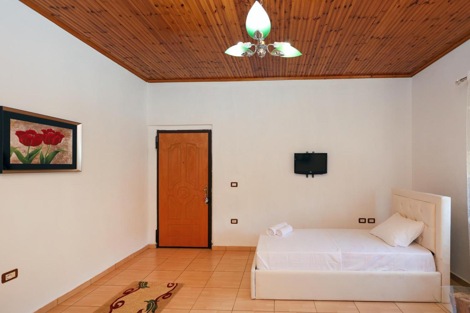 Villa Kevin Берат Экстерьер фото
