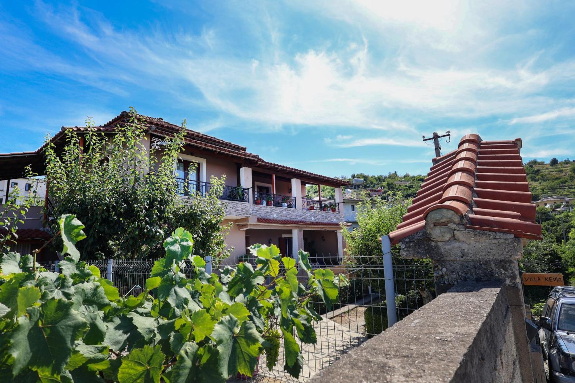 Villa Kevin Берат Экстерьер фото