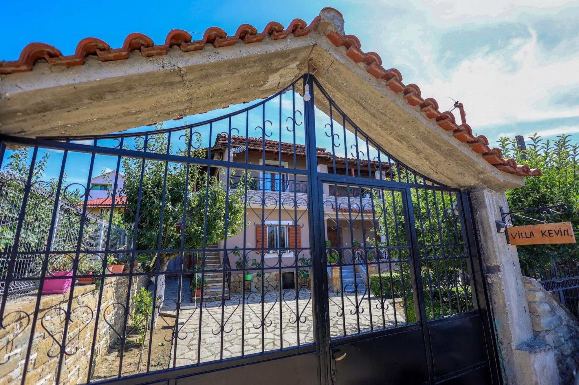 Villa Kevin Берат Экстерьер фото